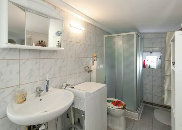 Charming Retreat With Garden Metro Access Guest house 3*