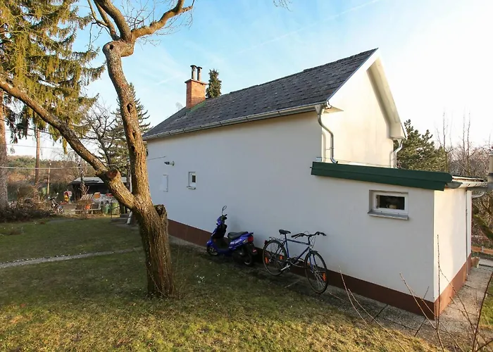 Guest house Charming Retreat With Garden Metro Access Vienna